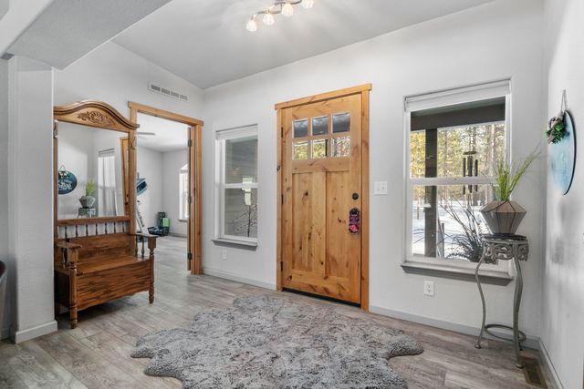 53315 Holiday Drive, La Pine, OR 97739