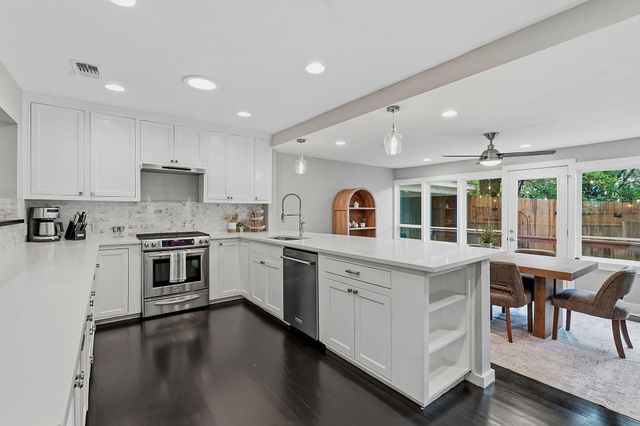 1506 Chelsea LN, Austin, TX 78704