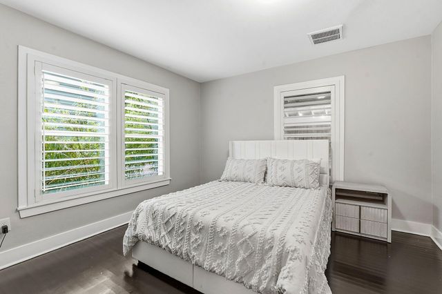 1506 Chelsea LN, Austin, TX 78704