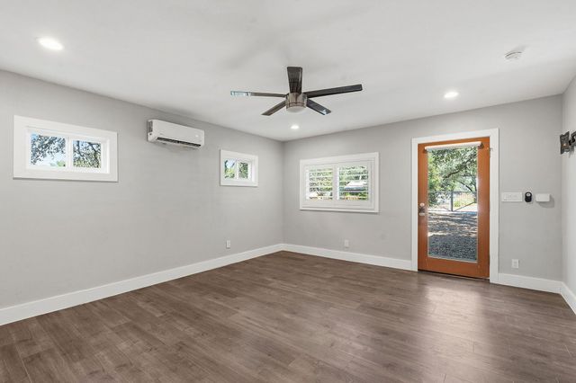 1506 Chelsea LN, Austin, TX 78704