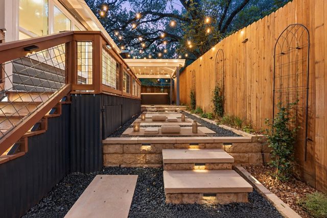 1506 Chelsea LN, Austin, TX 78704