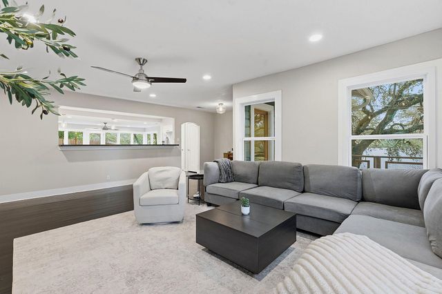 1506 Chelsea LN, Austin, TX 78704