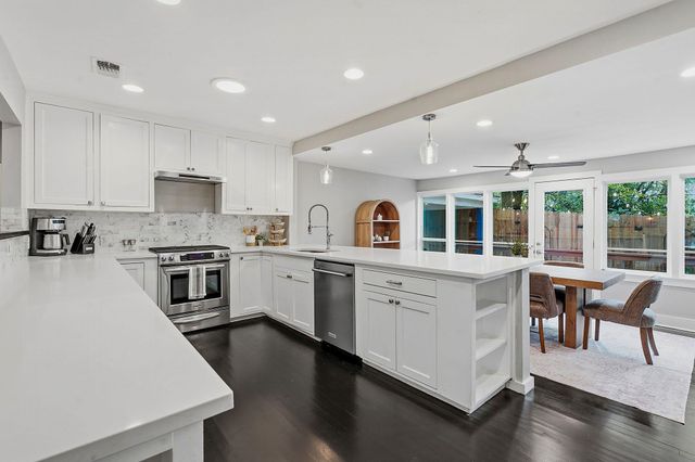 1506 Chelsea LN, Austin, TX 78704