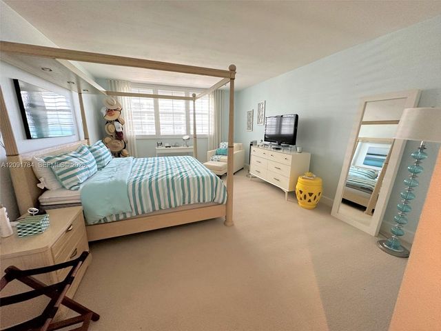 5825 Collins Avenue 14E, Miami Beach, FL 33140