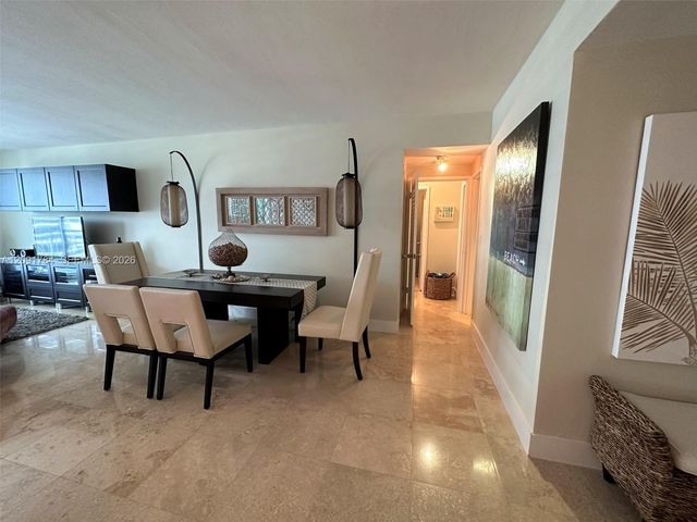 5825 Collins Avenue 14E, Miami Beach, FL 33140