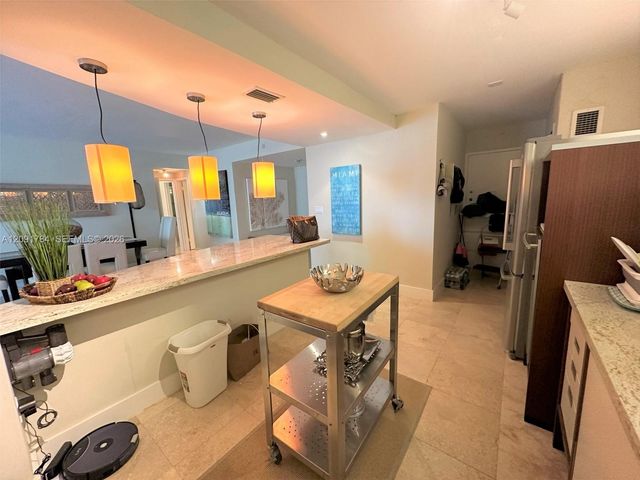 5825 Collins Avenue 14E, Miami Beach, FL 33140