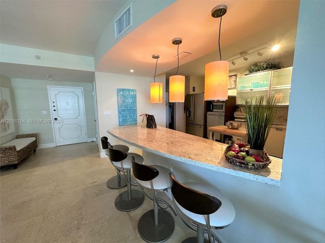 5825 Collins Avenue 14E, Miami Beach, FL 33140