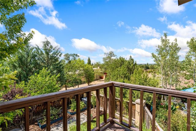 2949 Plaza Azul, Santa Fe, NM 87507