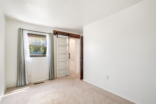 2949 Plaza Azul, Santa Fe, NM 87507