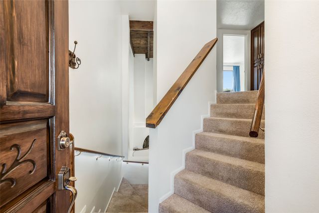 2949 Plaza Azul, Santa Fe, NM 87507