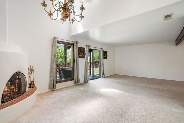 2949 Plaza Azul, Santa Fe, NM 87507