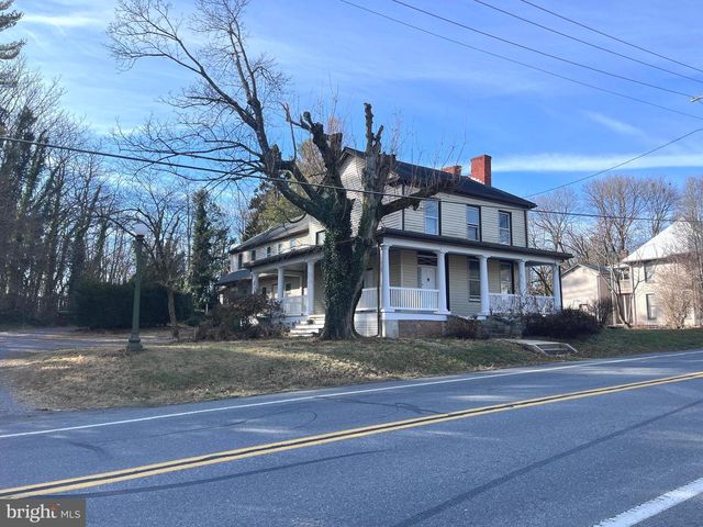 128 W. MAIN ST., Fayetteville, PA 17222