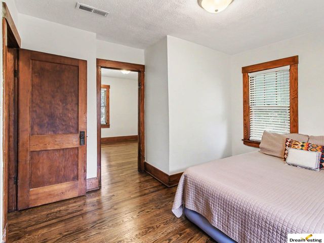 6354 Parker Street, Omaha, NE 68104