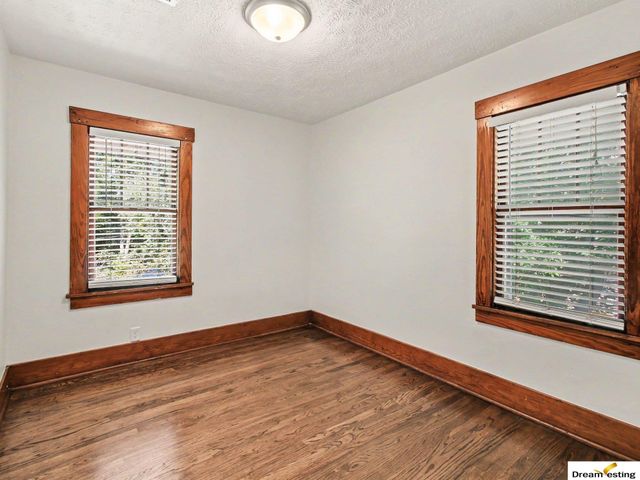 6354 Parker Street, Omaha, NE 68104