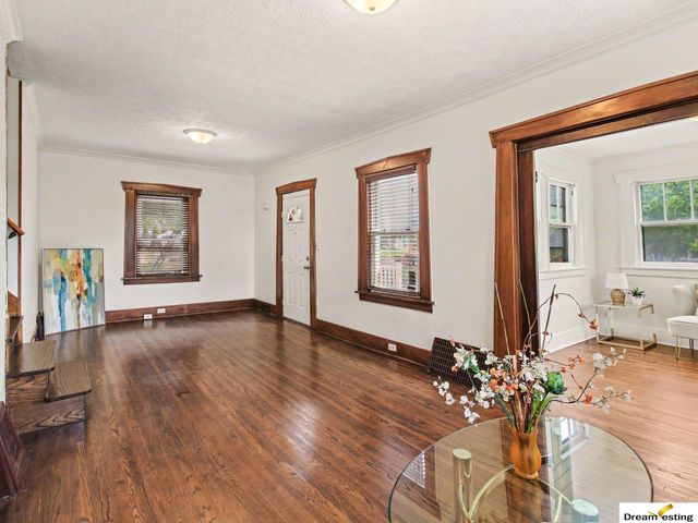 6354 Parker Street, Omaha, NE 68104