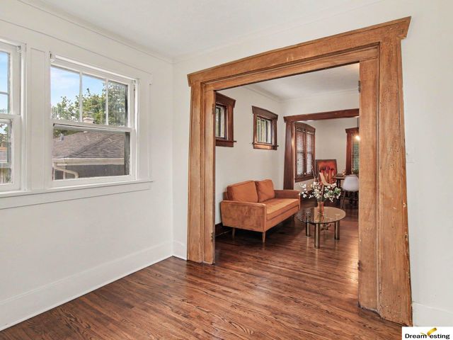 6354 Parker Street, Omaha, NE 68104