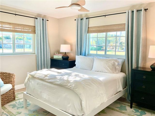 1086 N Town And River DR, Fort Myers, FL 33919