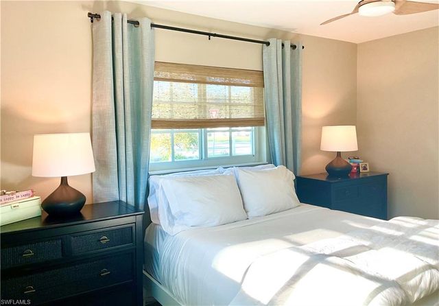 1086 N Town And River DR, Fort Myers, FL 33919