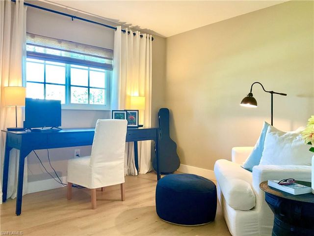 1086 N Town And River DR, Fort Myers, FL 33919