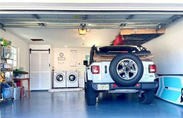 1086 N Town And River DR, Fort Myers, FL 33919