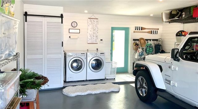 1086 N Town And River DR, Fort Myers, FL 33919