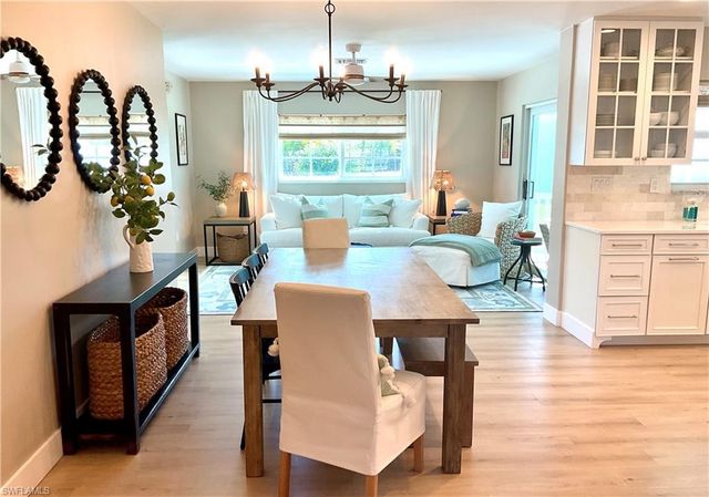 1086 N Town And River DR, Fort Myers, FL 33919