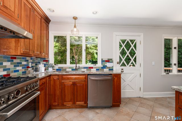 400 Beacon Hill Drive, Cheshire, CT 06410