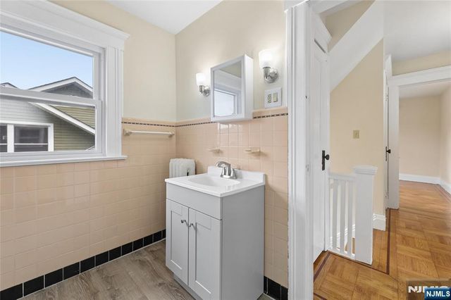 42 Walnut Street, Rutherford, NJ 07070