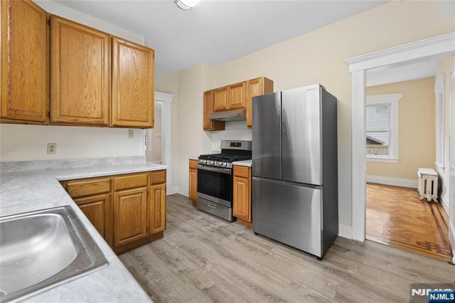 42 Walnut Street, Rutherford, NJ 07070