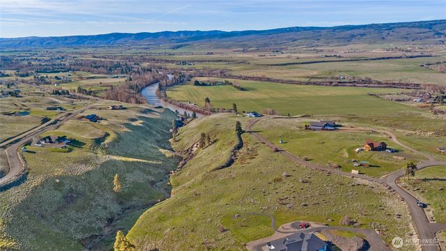 8 Deer Valley Drive, Ellensburg, WA 98926