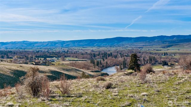 8 Deer Valley Drive, Ellensburg, WA 98926