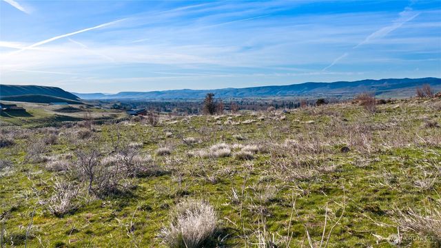 8 Deer Valley Drive, Ellensburg, WA 98926