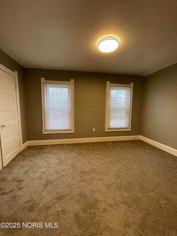 2458 Lawton Avenue, Toledo, OH 43620