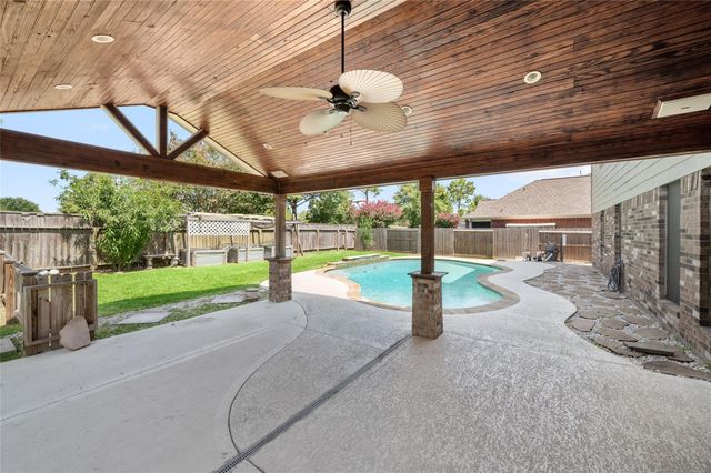 2322 Pine Brook Drive, Deer Park, TX 77536