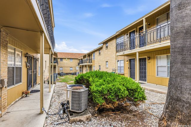 923 Vance Jackson Rd Apt 1002, San Antonio, TX 78201