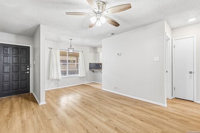 923 Vance Jackson Rd Apt 1002, San Antonio, TX 78201