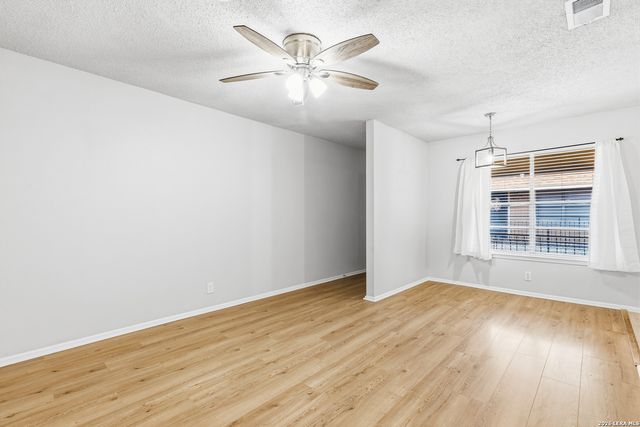 923 Vance Jackson Rd Apt 1002, San Antonio, TX 78201