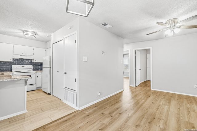 923 Vance Jackson Rd Apt 1002, San Antonio, TX 78201