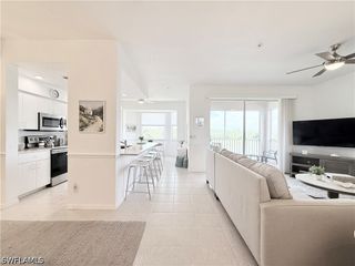 8555 Naples Heritage DR 246, Naples, FL 34112
