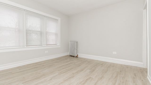 2724 W Rosemont Avenue 2, Chicago, IL 60659