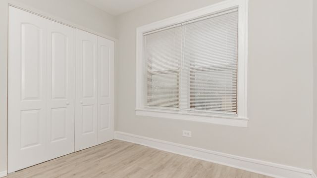 2724 W Rosemont Avenue 2, Chicago, IL 60659