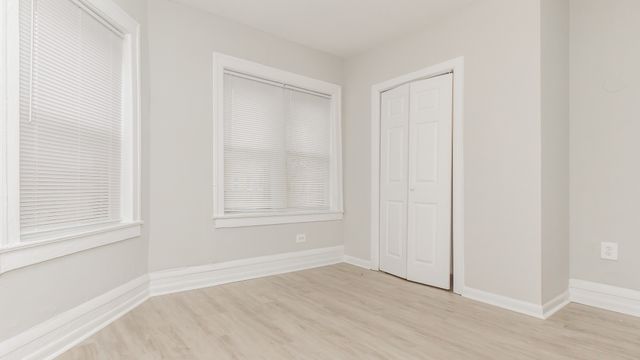 2724 W Rosemont Avenue 2, Chicago, IL 60659