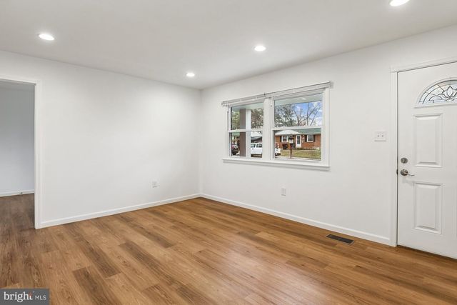 13208 HADDOCK RD, Woodbridge, VA 22193