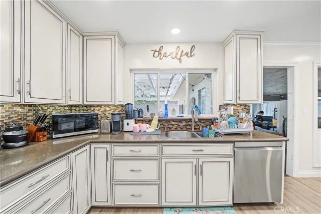 2020 Laguna, La Habra, CA 90631