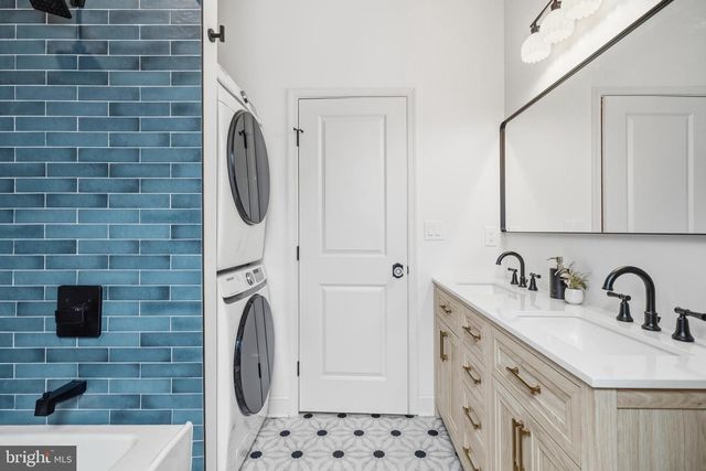 1319 S 53RD ST, Philadelphia, PA 19143