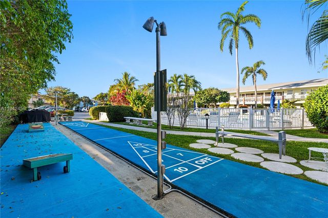 2541 NE 11th St 212, Pompano Beach, FL 33062