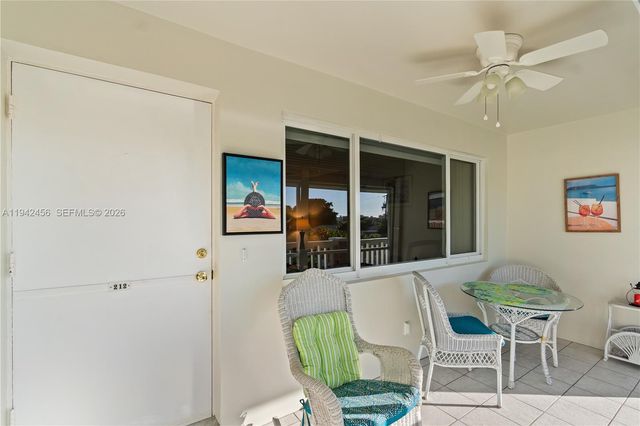 2541 NE 11th St 212, Pompano Beach, FL 33062