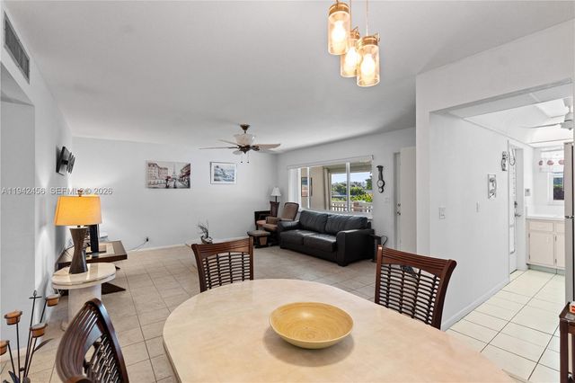 2541 NE 11th St 212, Pompano Beach, FL 33062