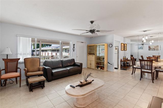 2541 NE 11th St 212, Pompano Beach, FL 33062