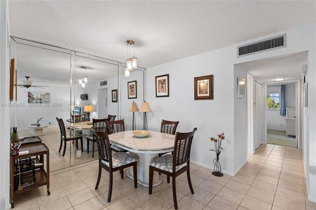 2541 NE 11th St 212, Pompano Beach, FL 33062